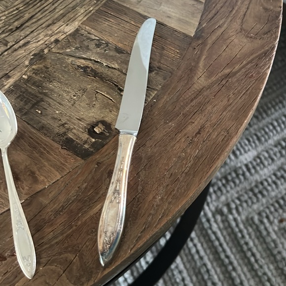 Vintage Oneida 5 pc Flatware Set: - Picture 8 of 16